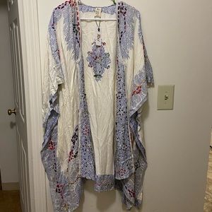 Raj embroidered kimono